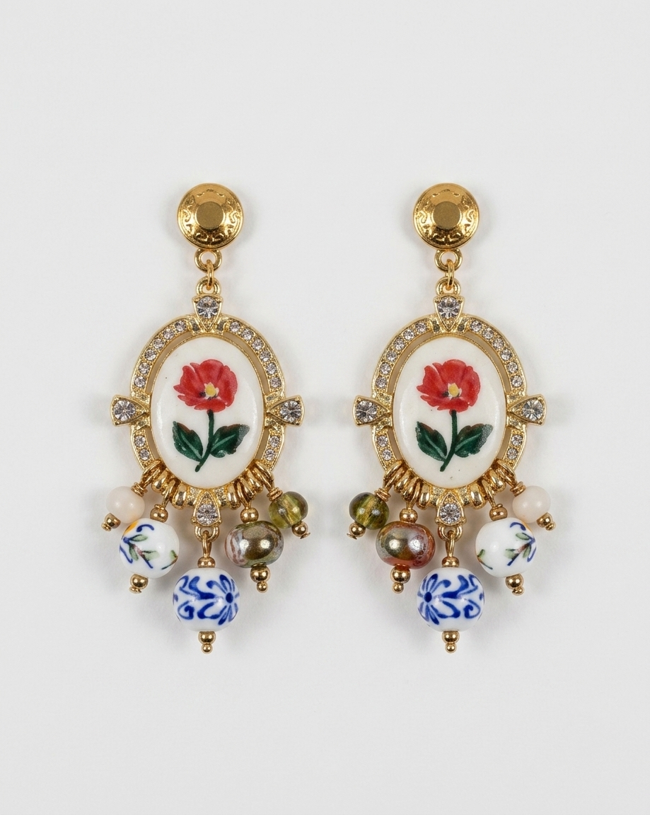 Orecchini Barocchi Dorati, Medaglione con Fiore e Pendenti in Ceramica
