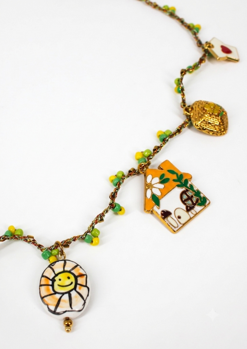 Collana "Country Chic" con Casetta Pendente e Charms Decorativi