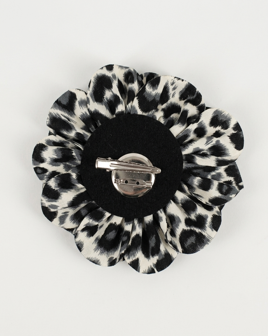 Spilla Fiore Maculato Bianco e Nero