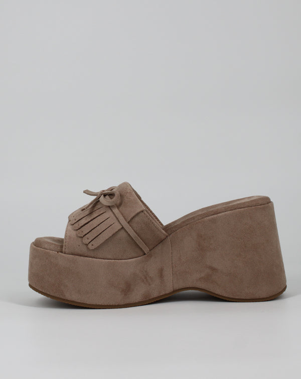 Sabot Platform Scamosciato con Frange e Fiocco – Beige