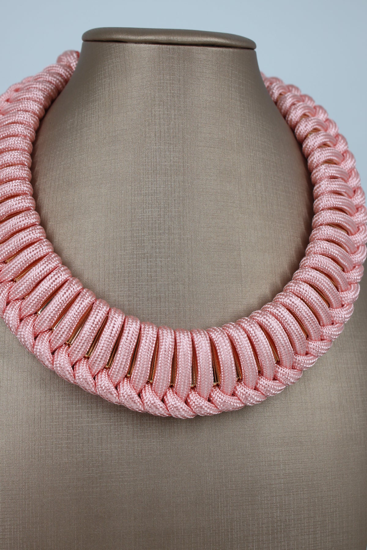 Collana Choker Artigianale in Corda Intrecciata - Rosa