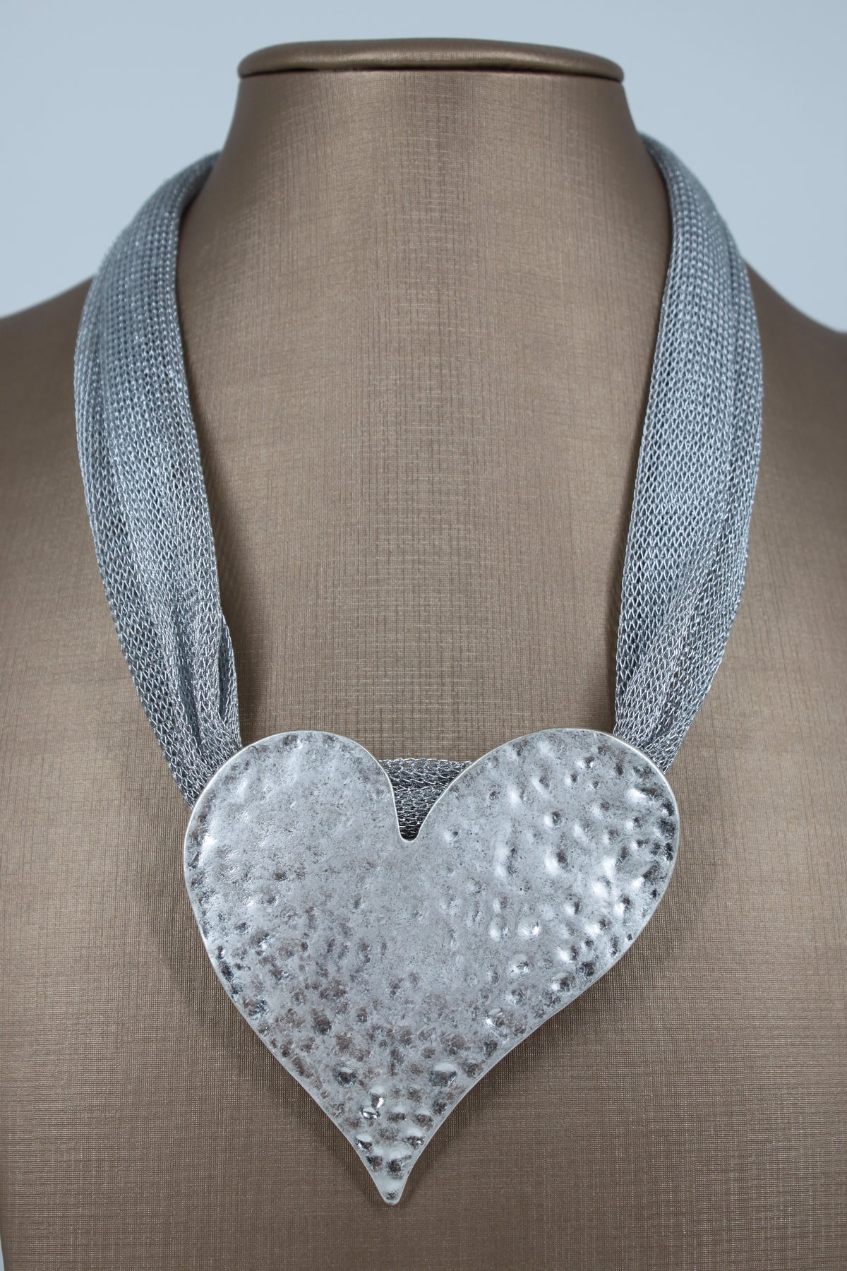 Collana Choker Silver con Maxi Cuore Martellato