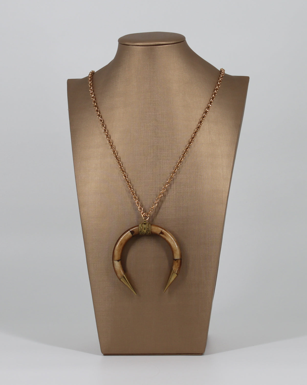 Collana Lunga con Pendente Corno Mezzaluna - Beige