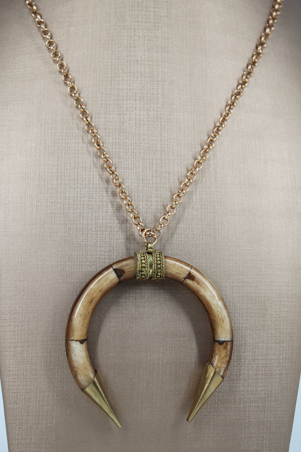 Collana Lunga con Pendente Corno Mezzaluna - Beige