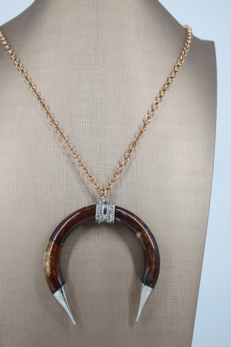 Collana Lunga con Pendente Corno Mezzaluna - Marrone