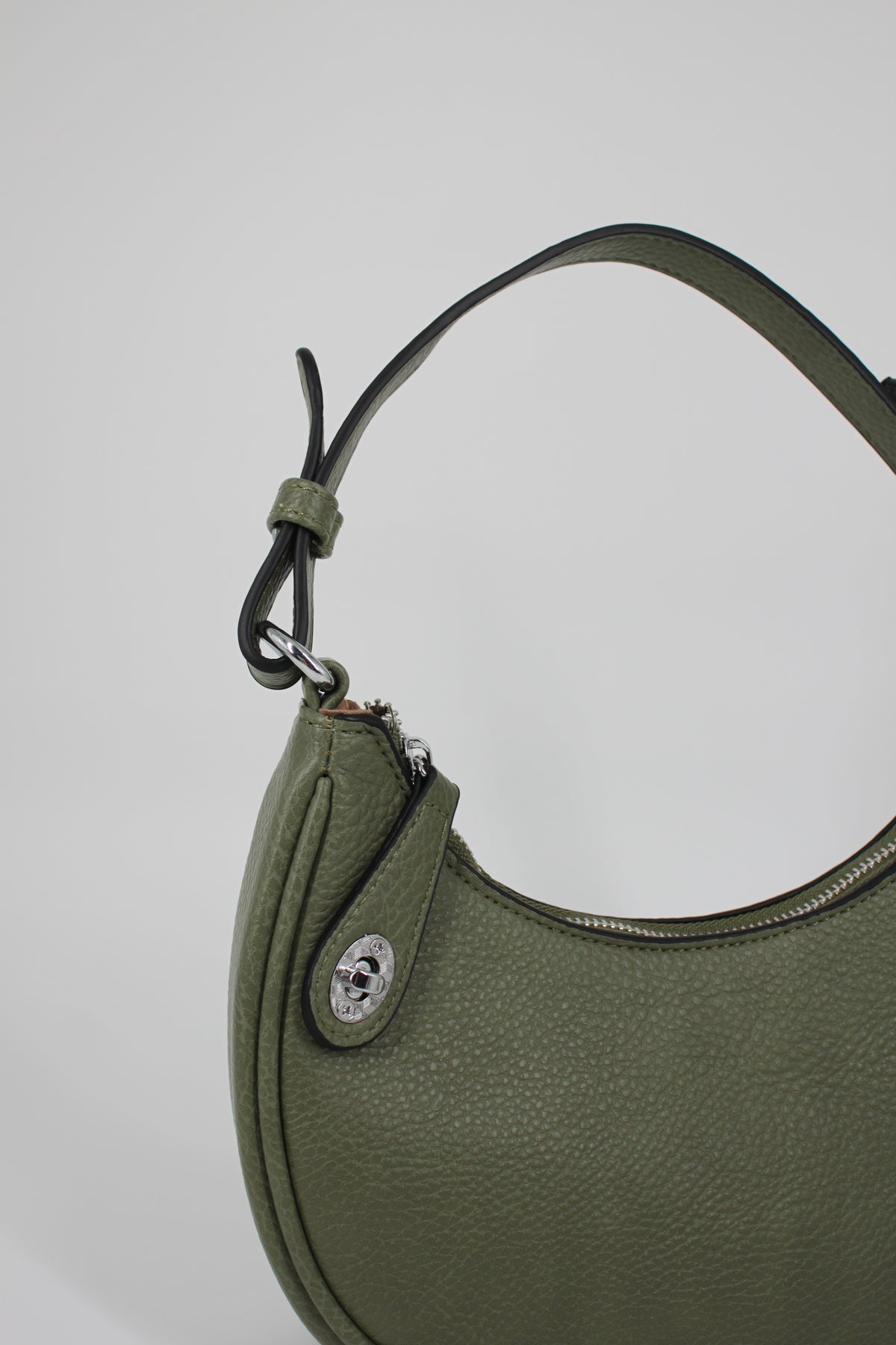 Borsa a Mezzaluna in ecopelle – Verde