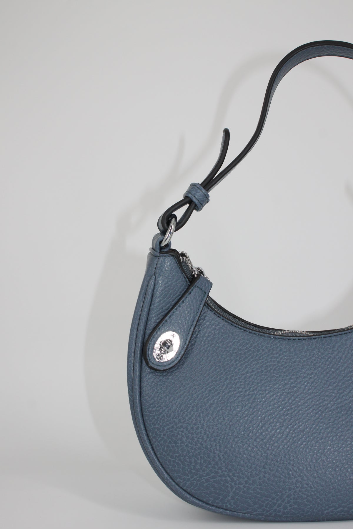 Borsa a Mezzaluna in ecopelle – Azzurro