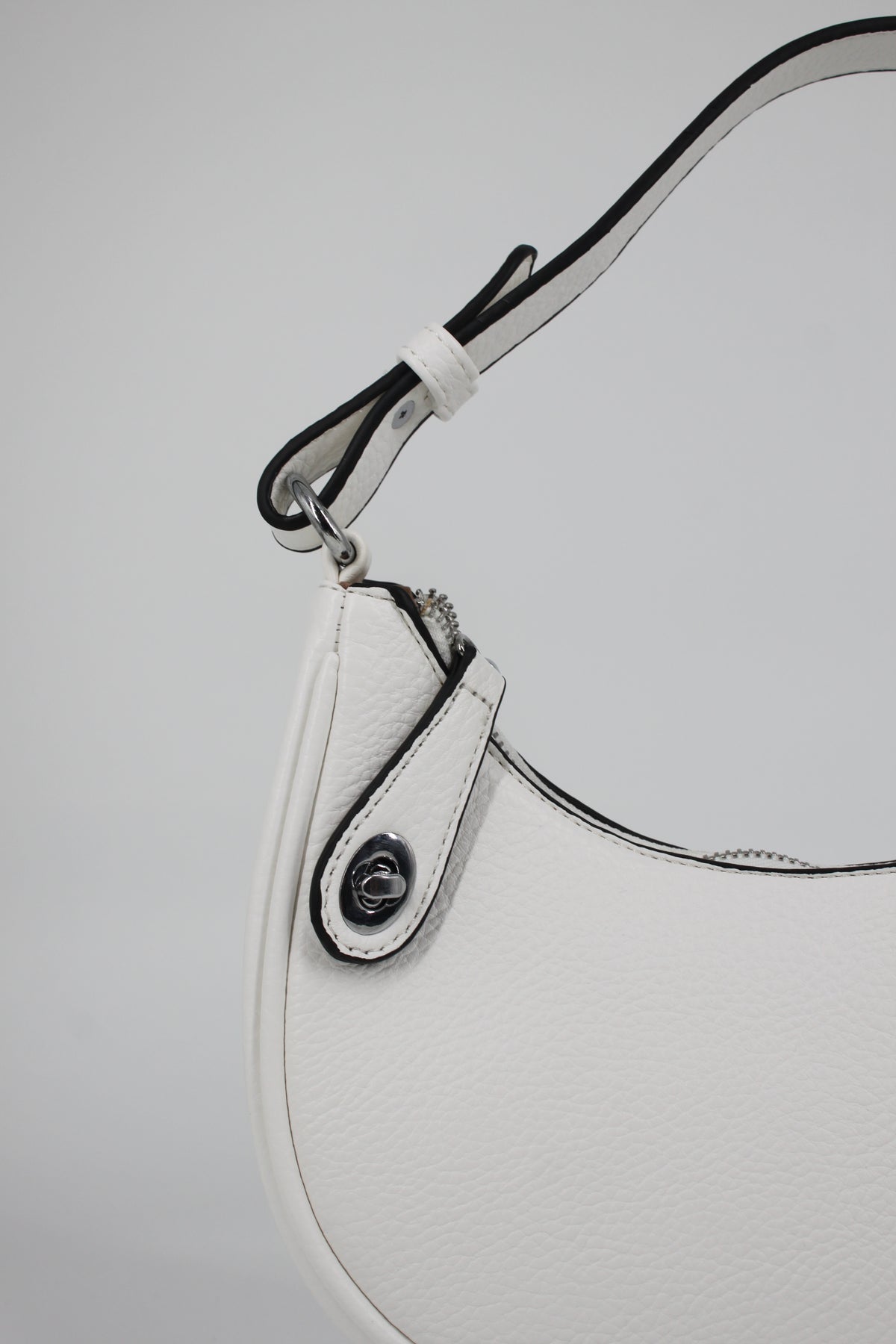 Borsa a Mezzaluna in ecopelle – Bianco