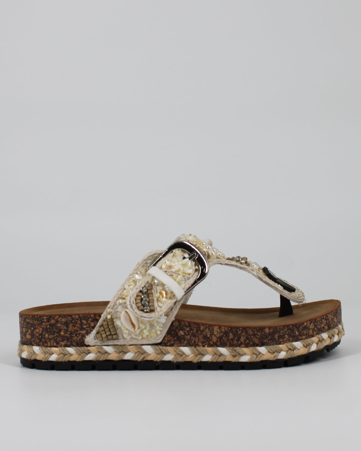 Sandalo Infradito Gold&Gold con Dettagli Gioiello e Conchiglie - Beige