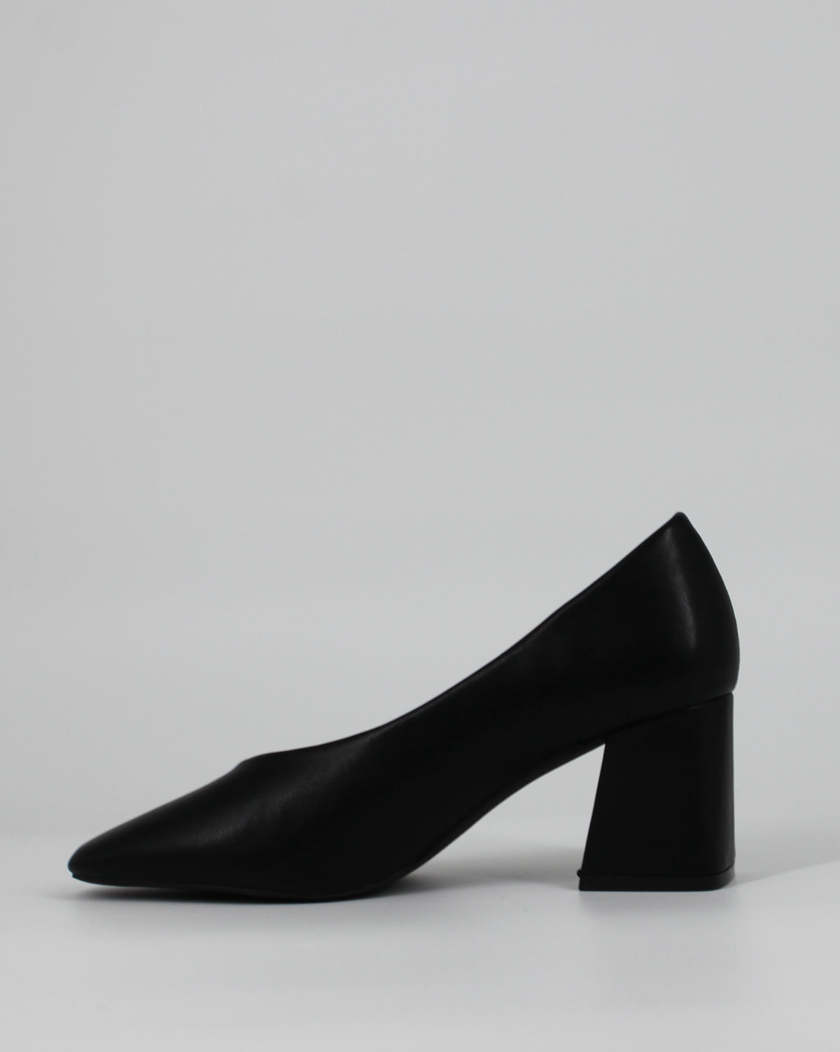 Scarpa Décolleté Minimal  con Tacco Block Heel - nera