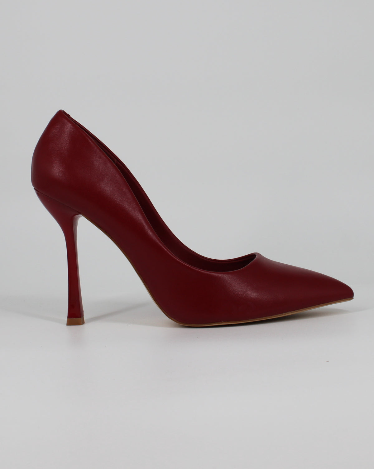 Décolleté a Punta in Similpelle con Tacco Alto – Rosso Scuro