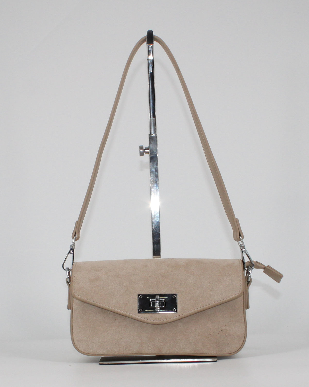 Borsa a Tracolla Beige in Ecopelle Scamosciata con Dettagli Argentati
