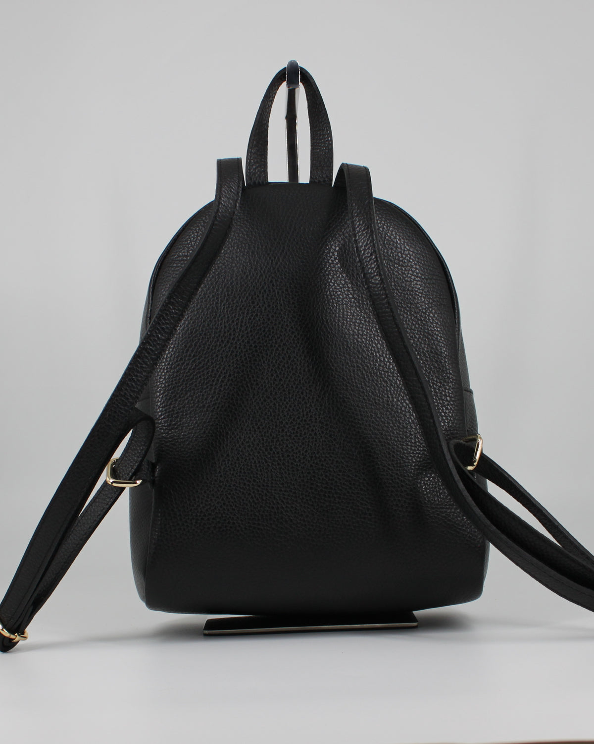 Zaino Donna  in Pelle con Zip Dorate e Tasca Frontale - Nero
