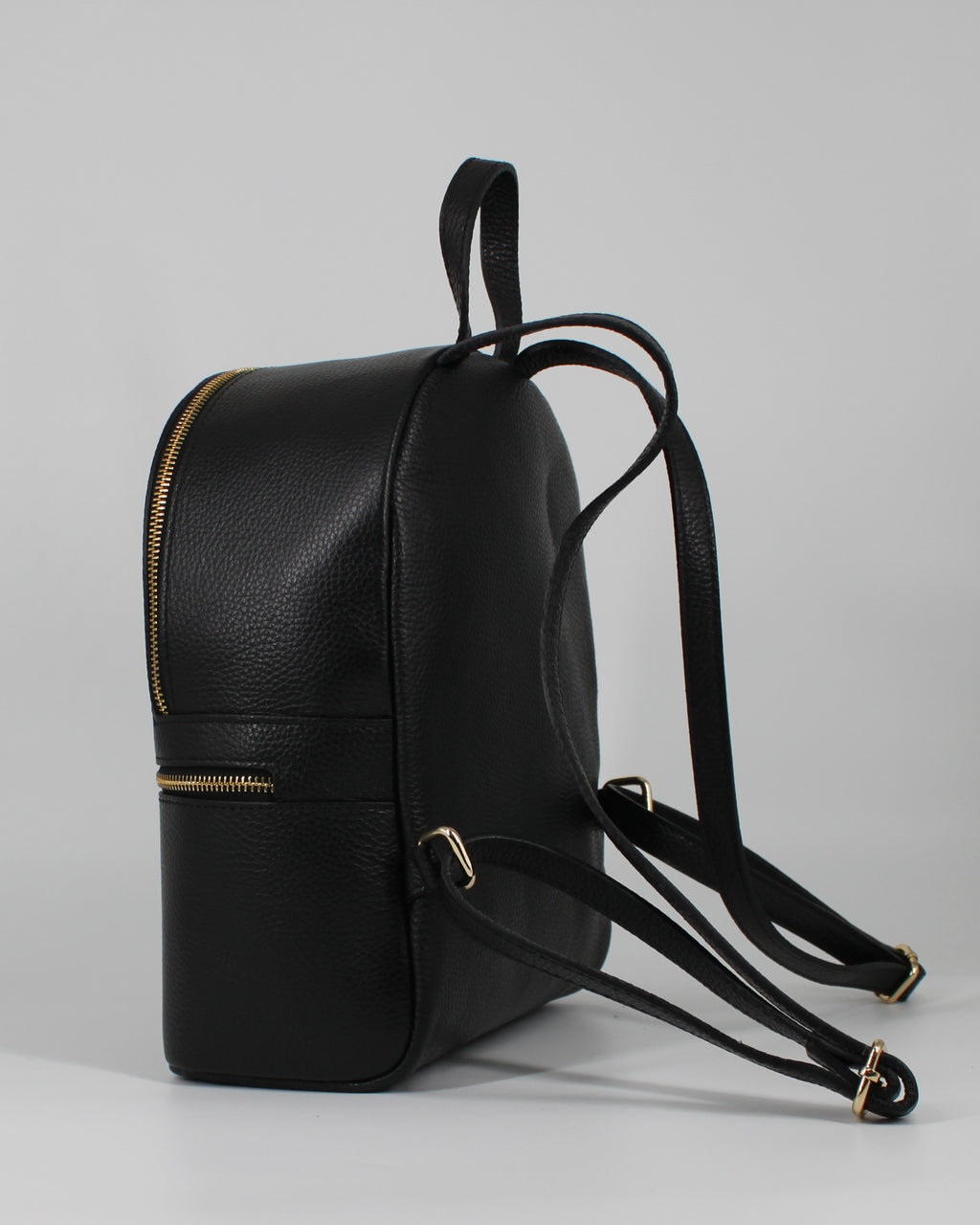 Zaino Donna  in Pelle con Zip Dorate e Tasca Frontale - Nero