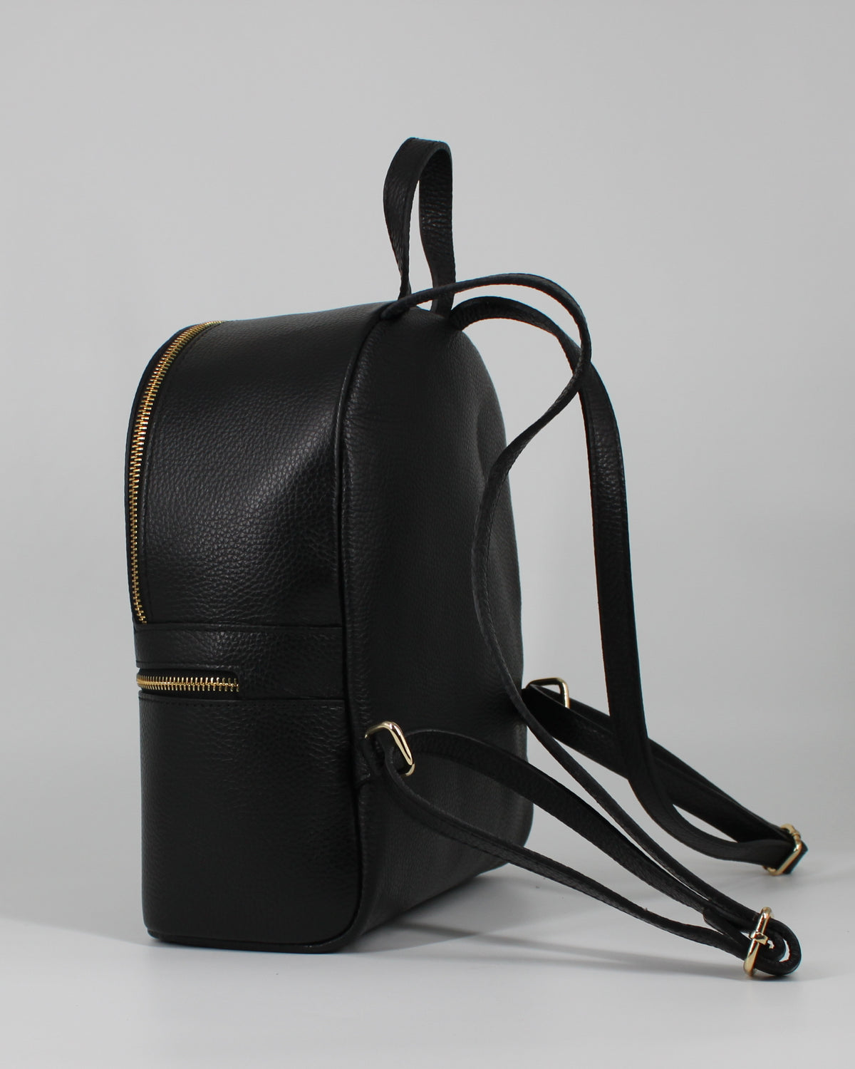 Zaino Donna  in Pelle con Zip Dorate e Tasca Frontale - Nero