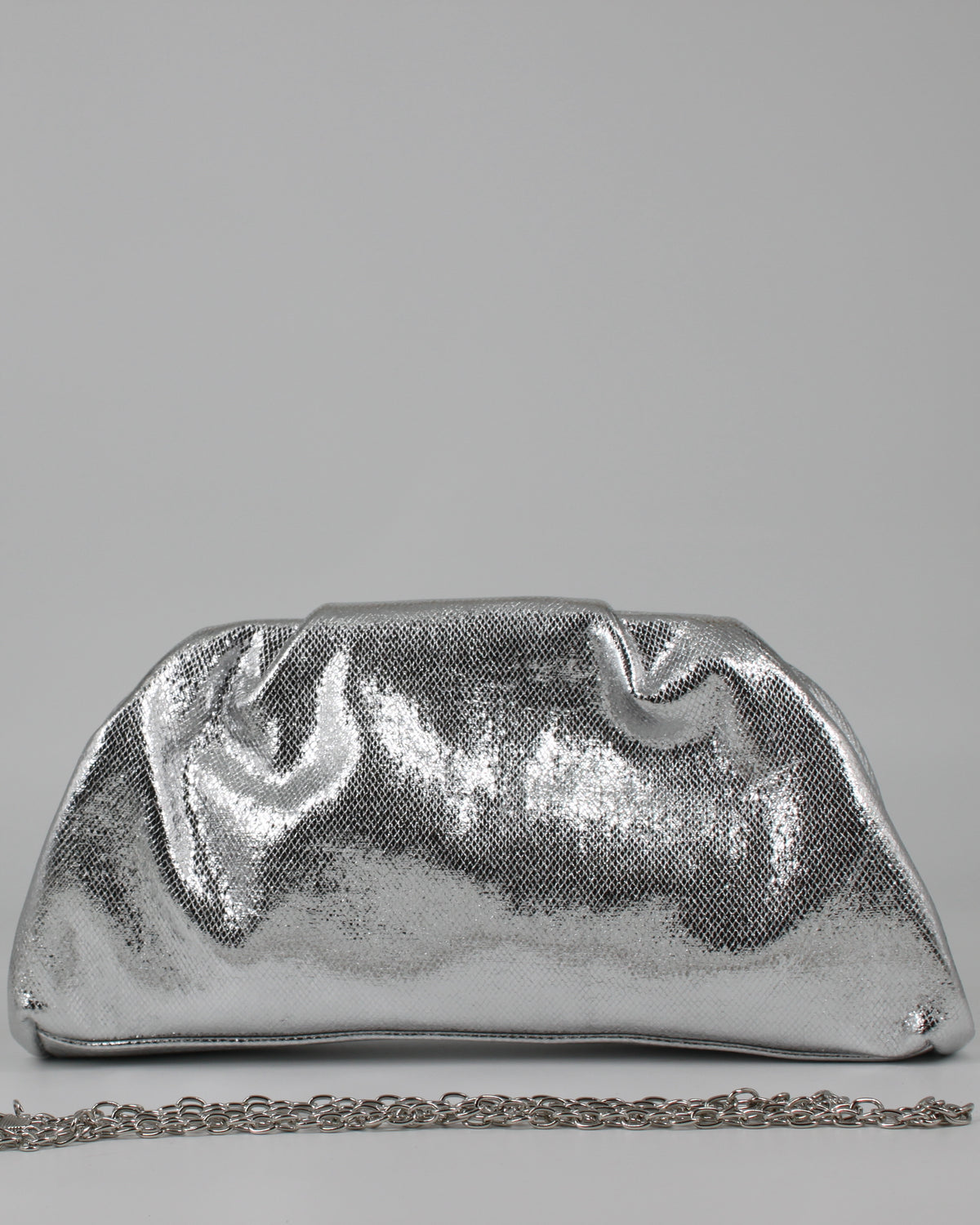 Clutch da Sera Metallizzata Argento con Tracolla a Catena
