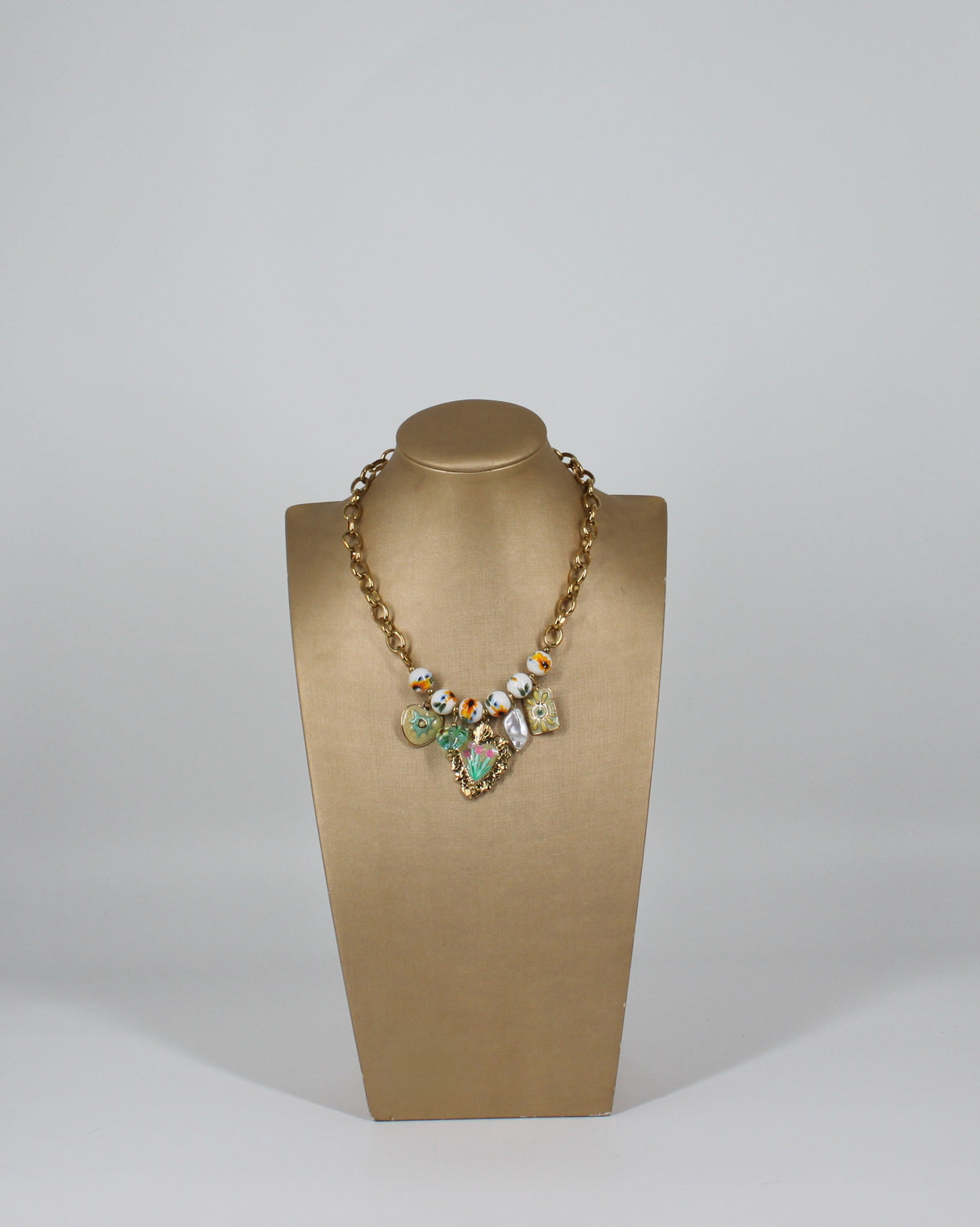 Collana Girocollo "Majolica Bloom" con Catena Dorata e Ciondoli Multitono