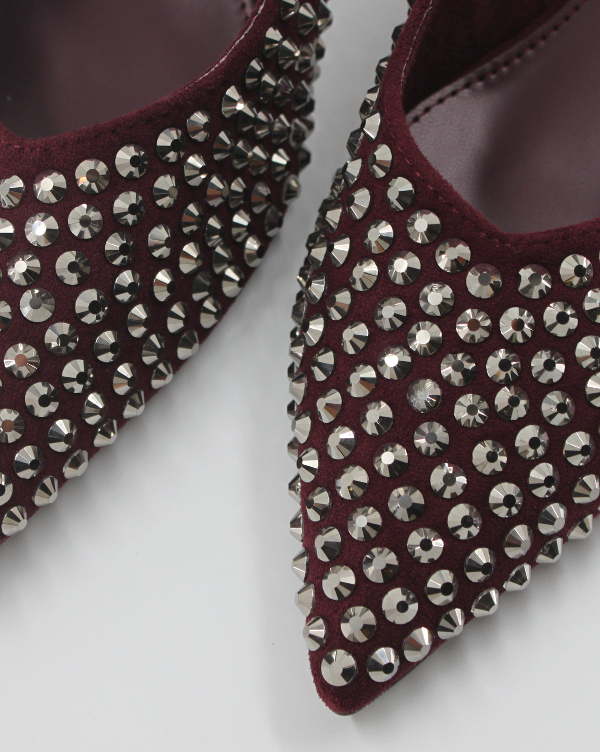Ballerina Slingback Scamosciata a Punta con Borchie Wine