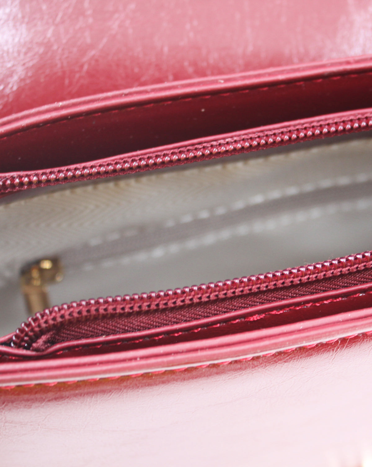 Borsa a Mano e Tracolla in Similpelle Lucida con Doppia Tracolla - Rosso / Borgogna