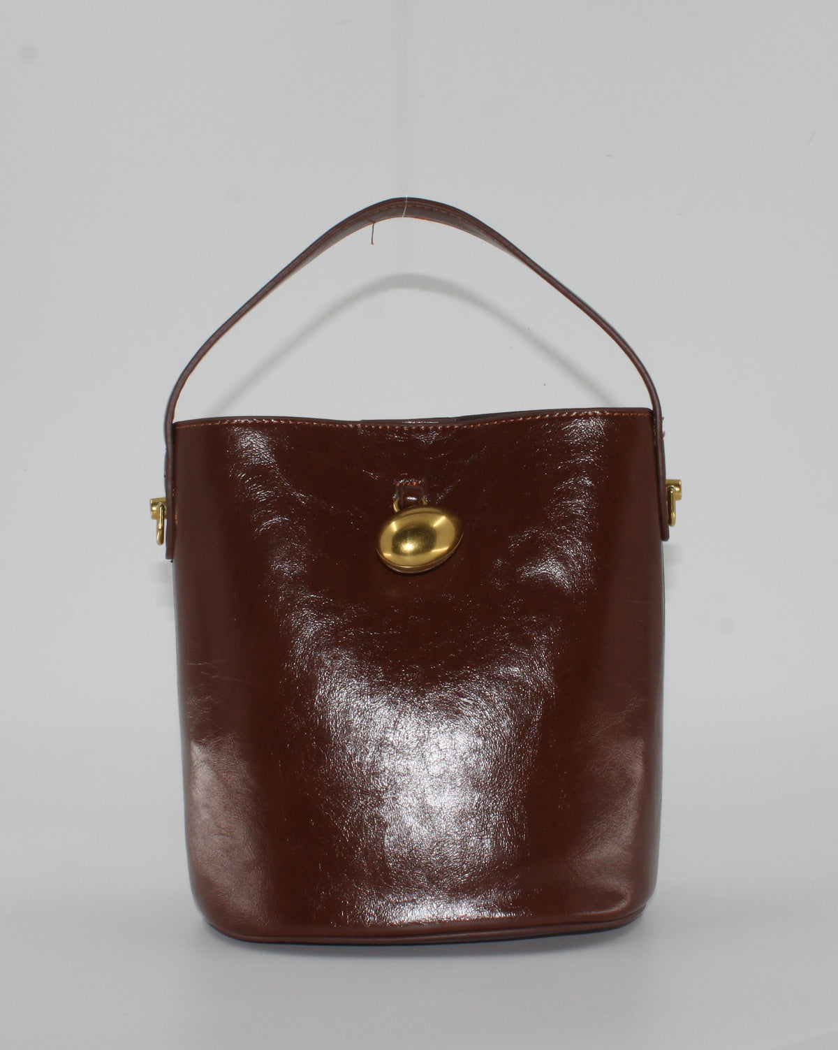 Borsa Secchiello in Similpelle Lucida con Dettaglio Gioiello e Sacca Interna - Marrone Chiaro / Cognac