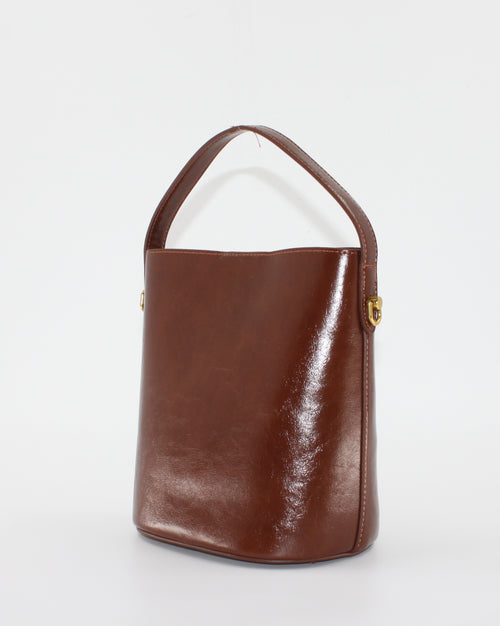 Borsa Secchiello in Similpelle Lucida con Dettaglio Gioiello e Sacca Interna - Marrone Chiaro / Cognac