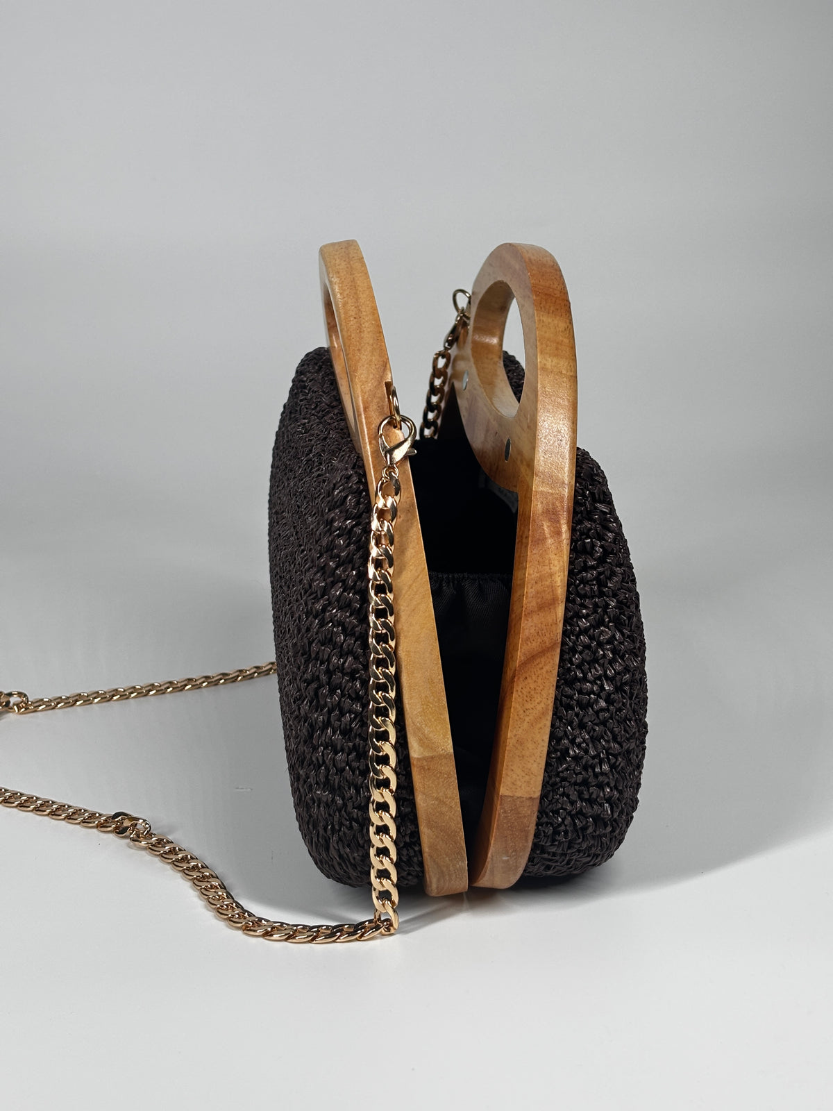 Borsa Clutch in Paglia Intrecciata con Manico in Legno - Marrone