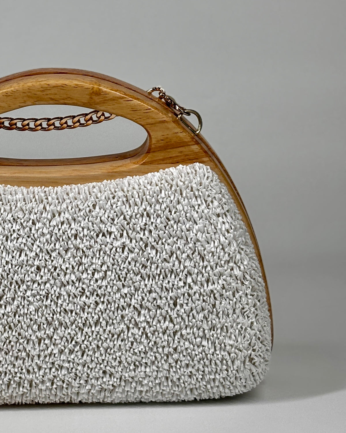 Borsa Clutch in Paglia Intrecciata con Manico in Legno - Bianco