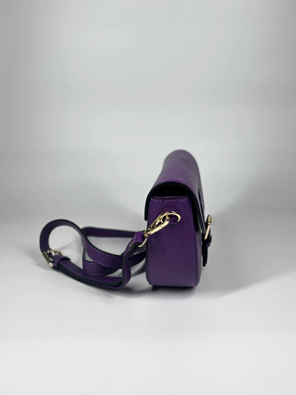 Crossbody a Mezzaluna in Vera Pelle – Viola