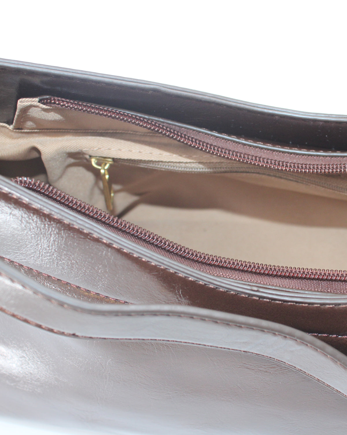Borsa a Spalla / Tracolla Sottobraccio in Similpelle Lucida con Fibbie Laterali - Marrone Scuro