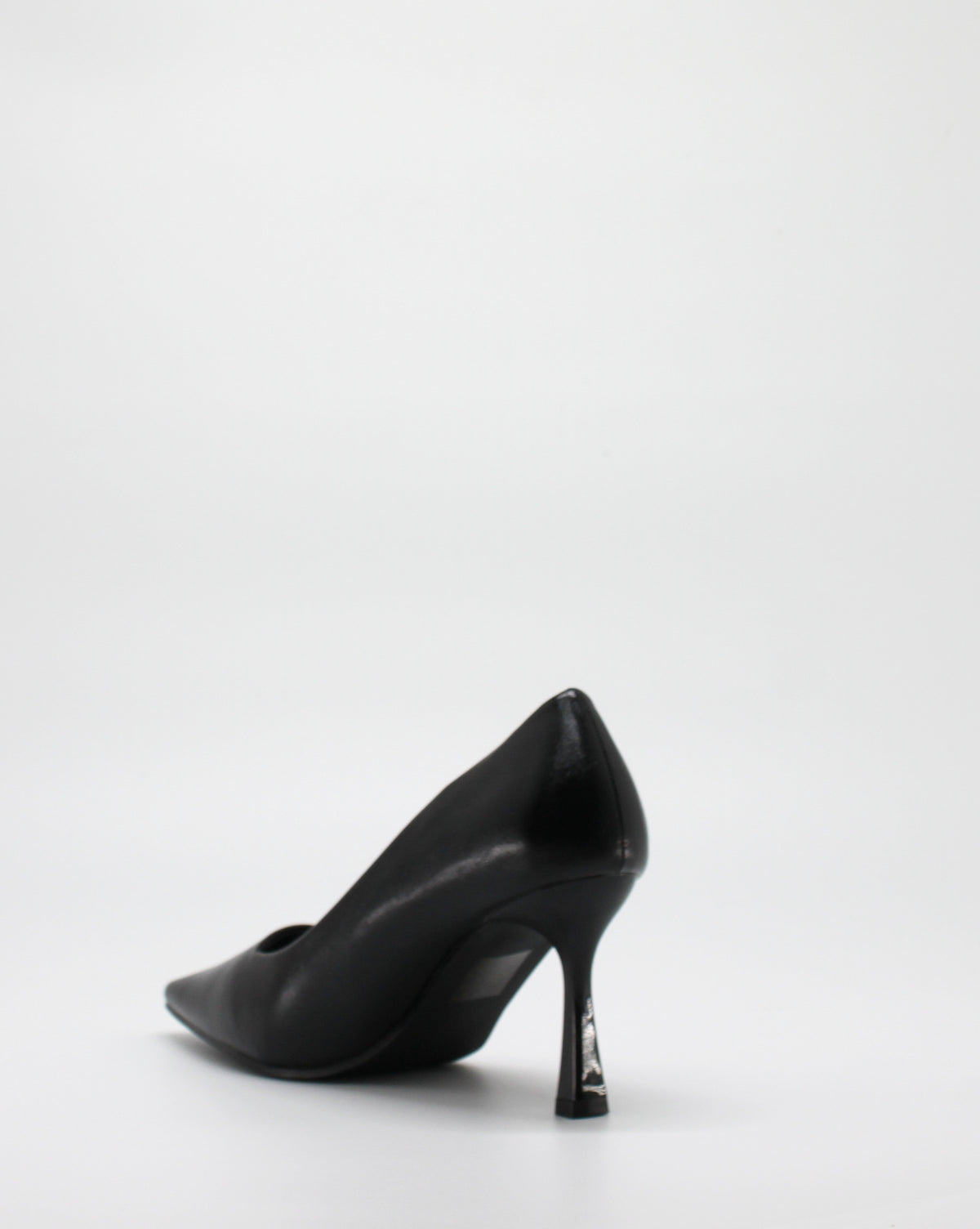 Scarpa Decolleté Classica a Punta con Tacco Scultura- Nero