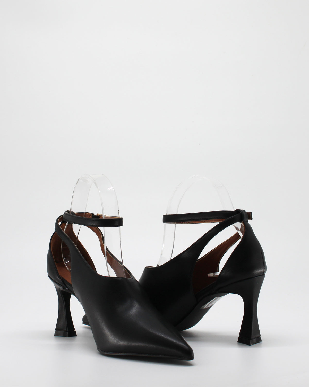 Scarpa Decolleté Cut-Out a Punta con Tacco Scultura e Cinturino - Nero