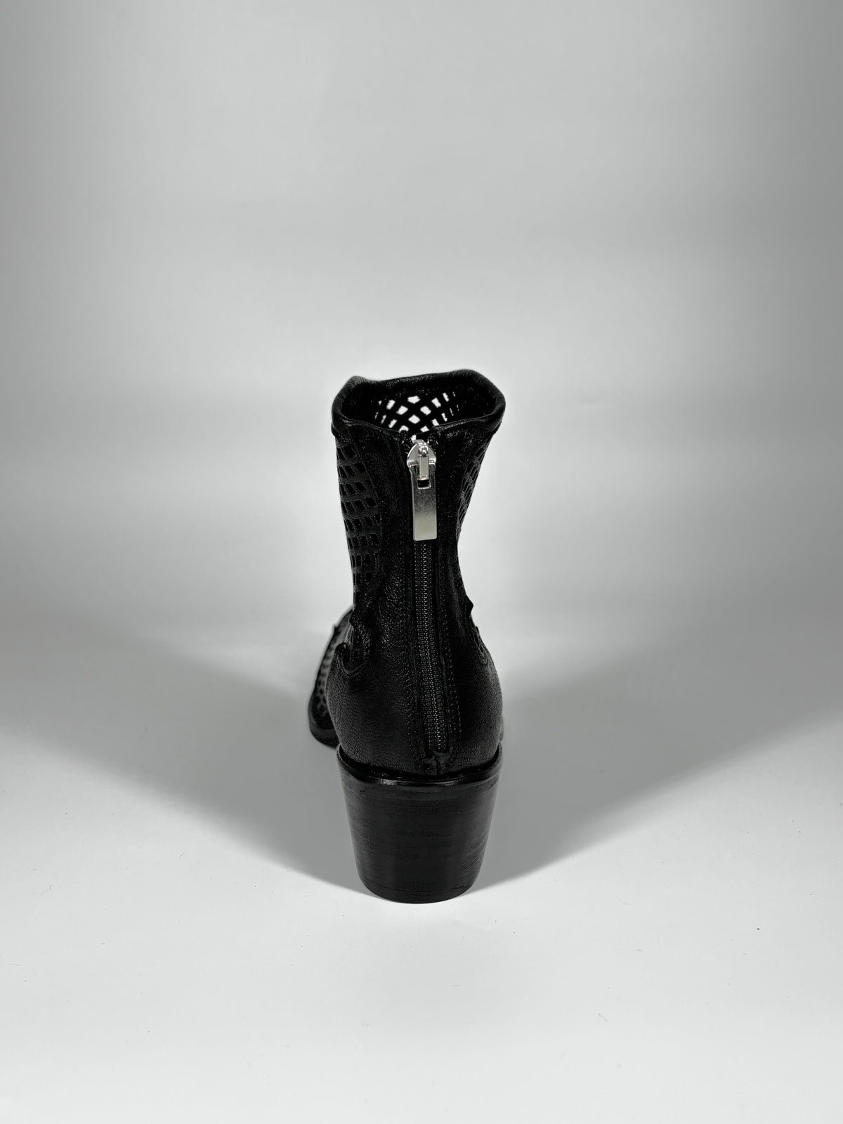 Stivaletto Traforato in Vera Pelle - Nero