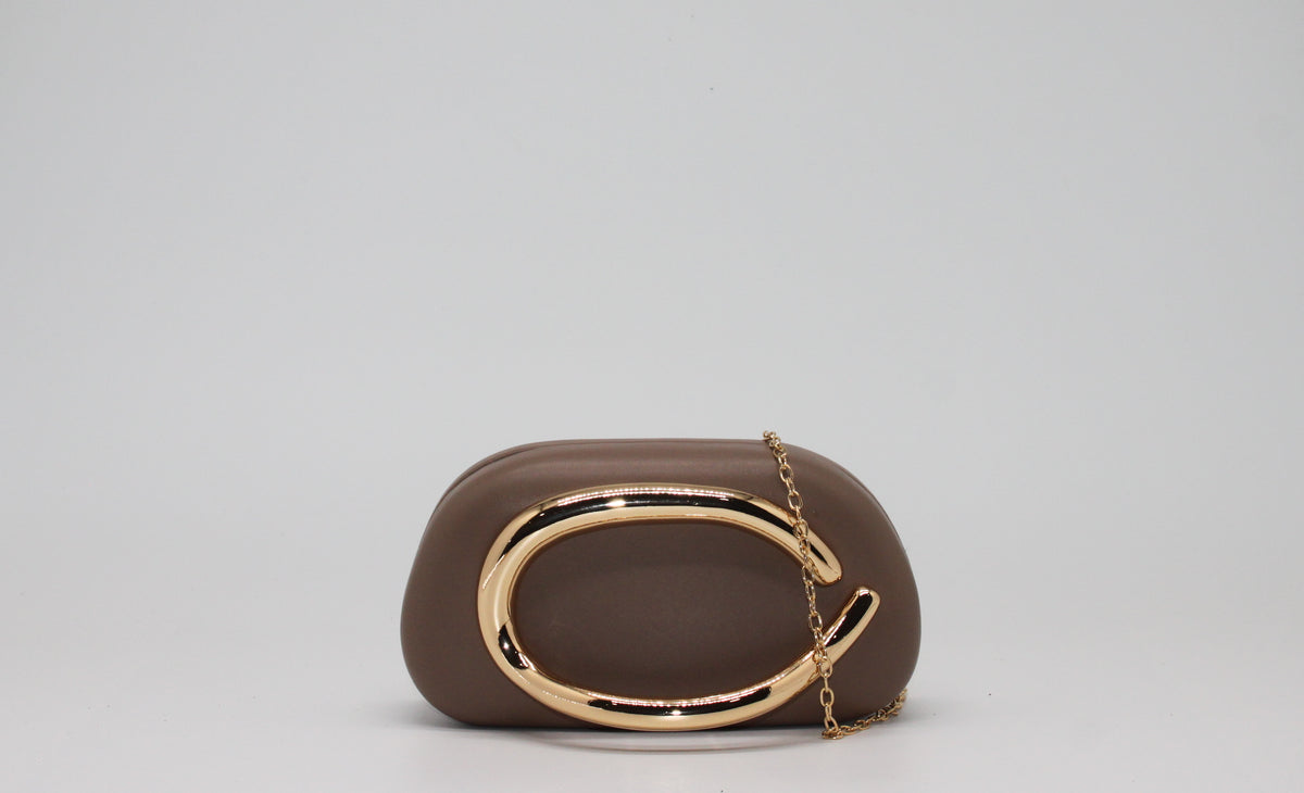 Clutch Rigida con Dettaglio Dorato Scultoreo – Beige