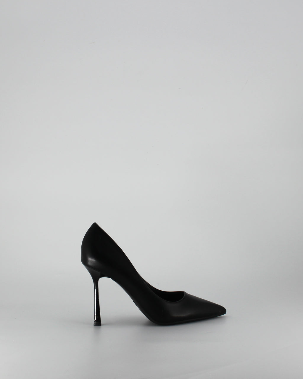 Décolleté Classica in Similpelle Nera con Tacco Stiletto