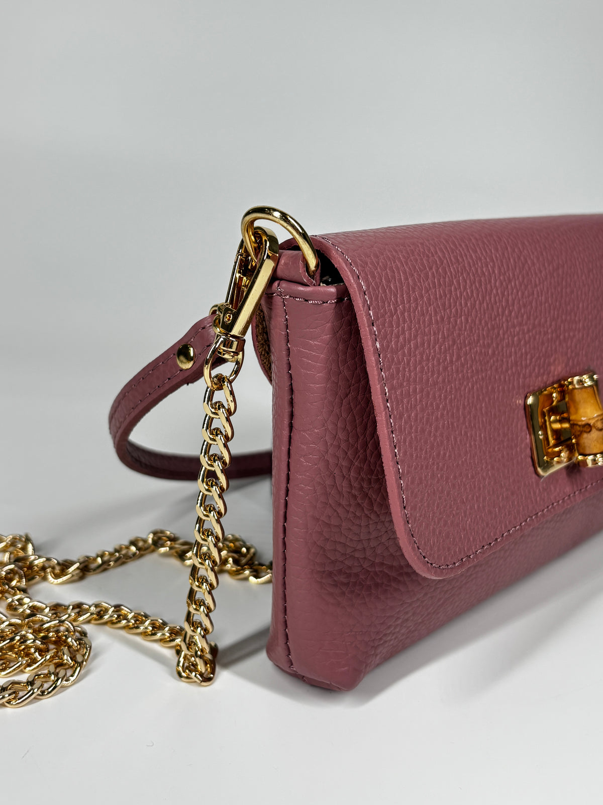 Mini Bag in Pelle Martellata con Chiusura Bamboo - Rosa Antico