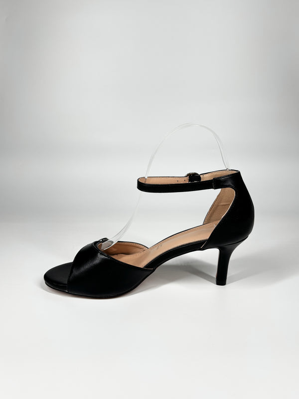 Sandalo in ecopelle con Cinturino alla Caviglia - Nero