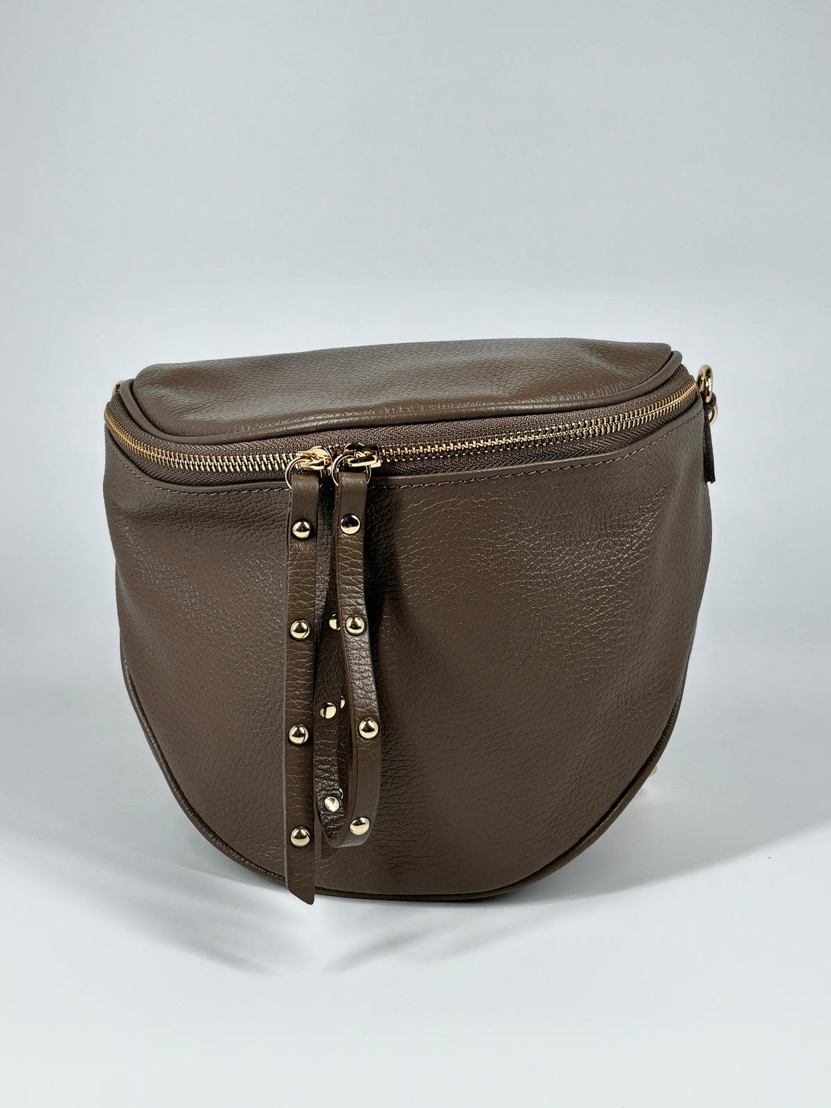 Borsa in vera pelle con borchie dorate modello marsupio - Fango