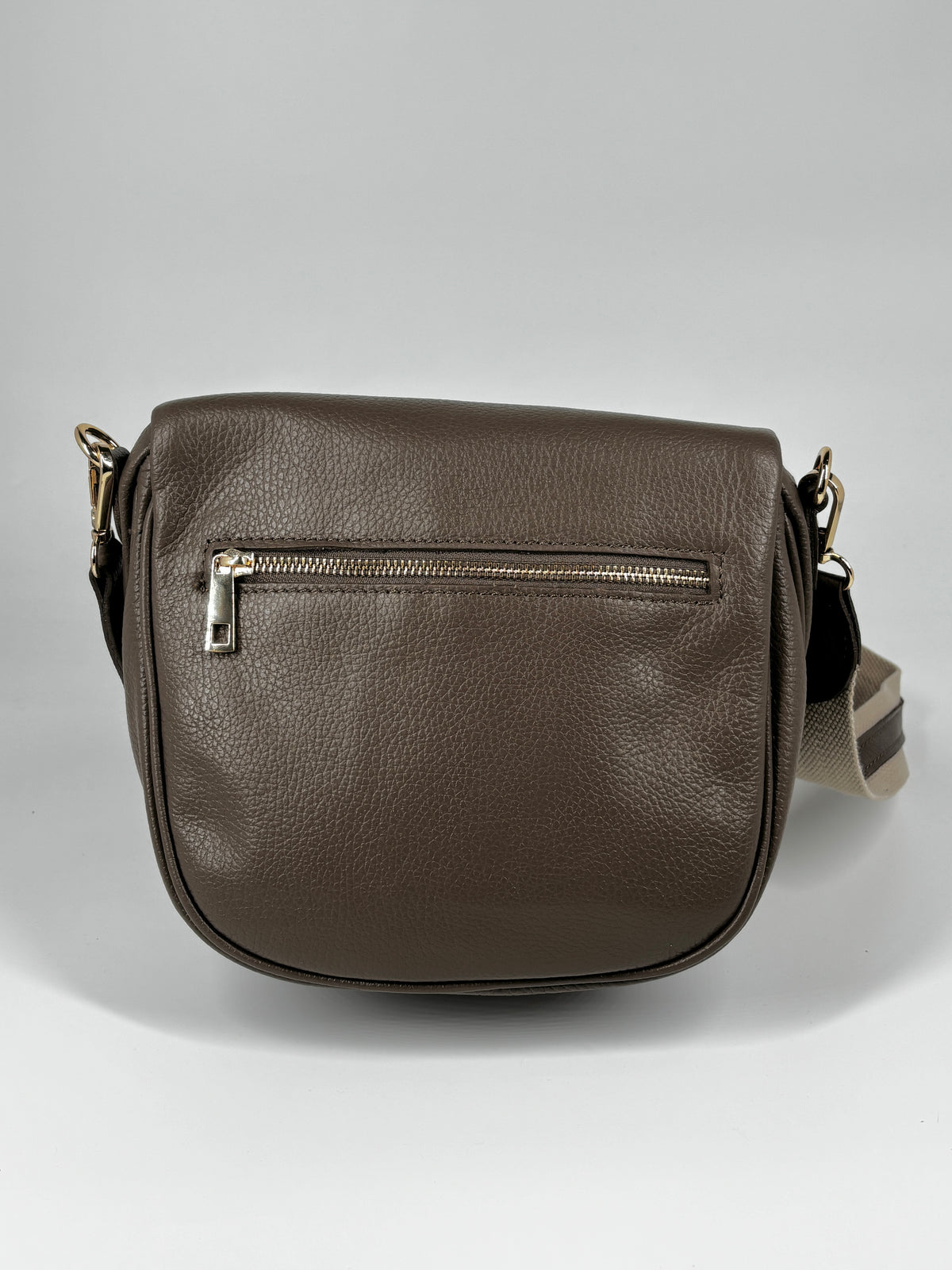Borsa in vera pelle con borchie dorate modello marsupio - Fango