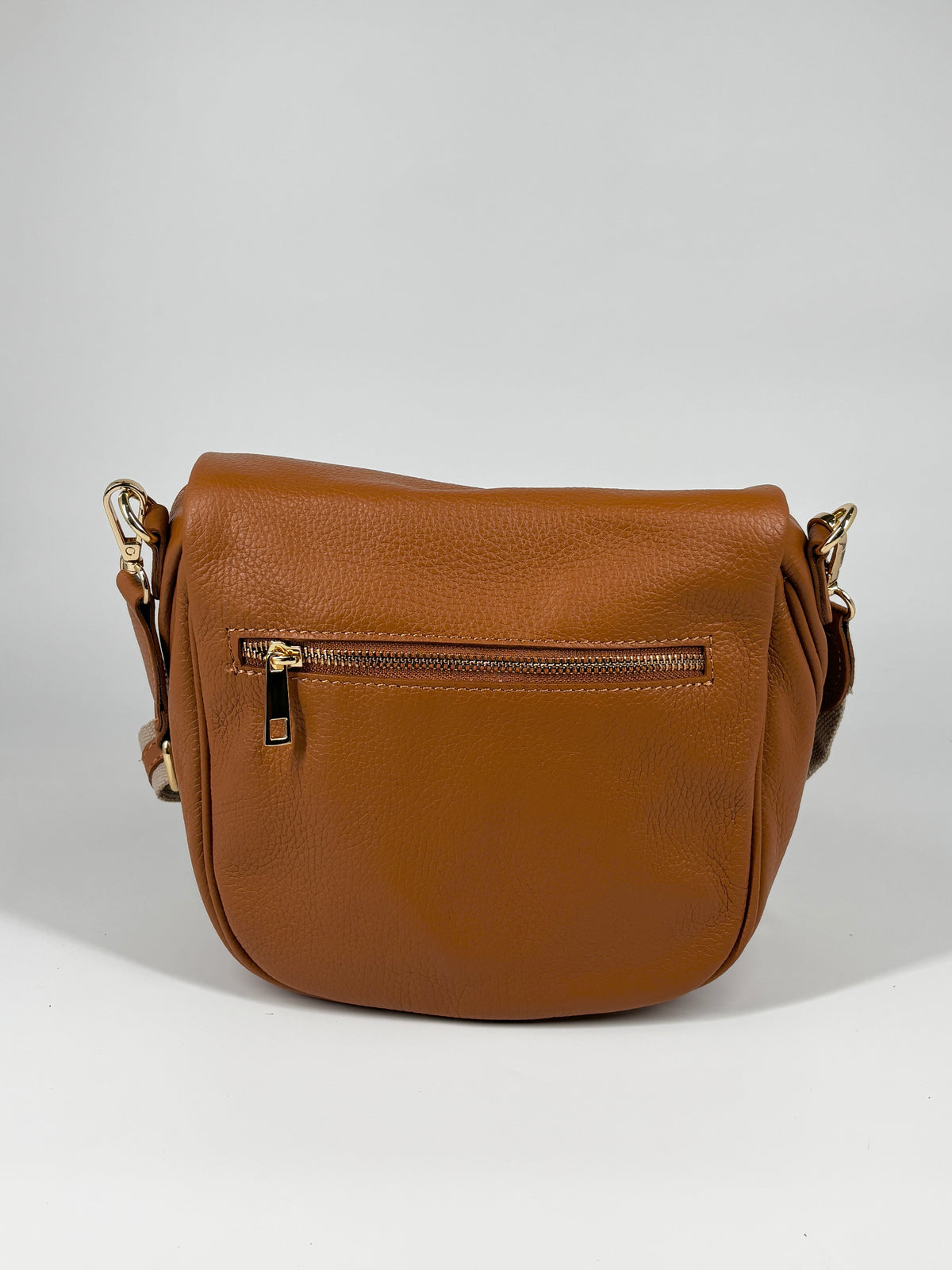 Borsa in vera pelle con borchie dorate modello marsupio - Cuoio