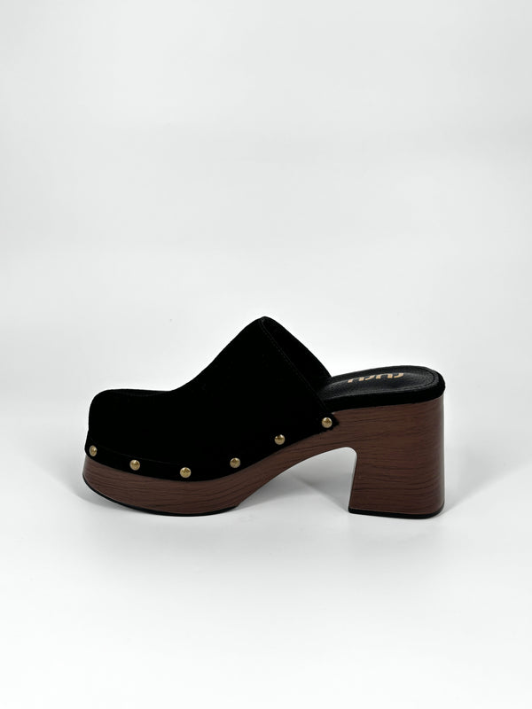 Zoccolo in Suede con Plateau e Borchie - Nero