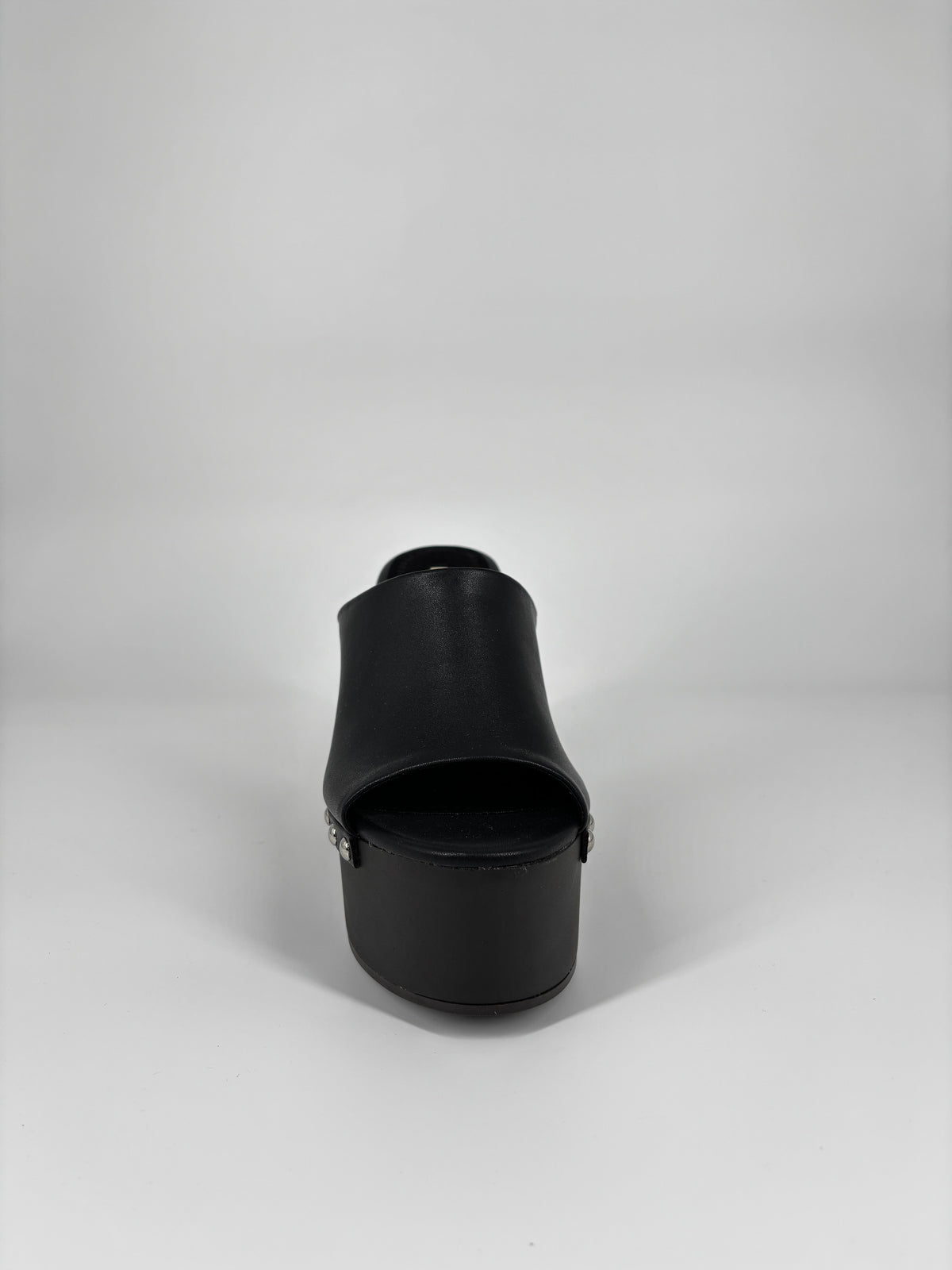 Sandalo Sabot Platform con Borchie – Nero