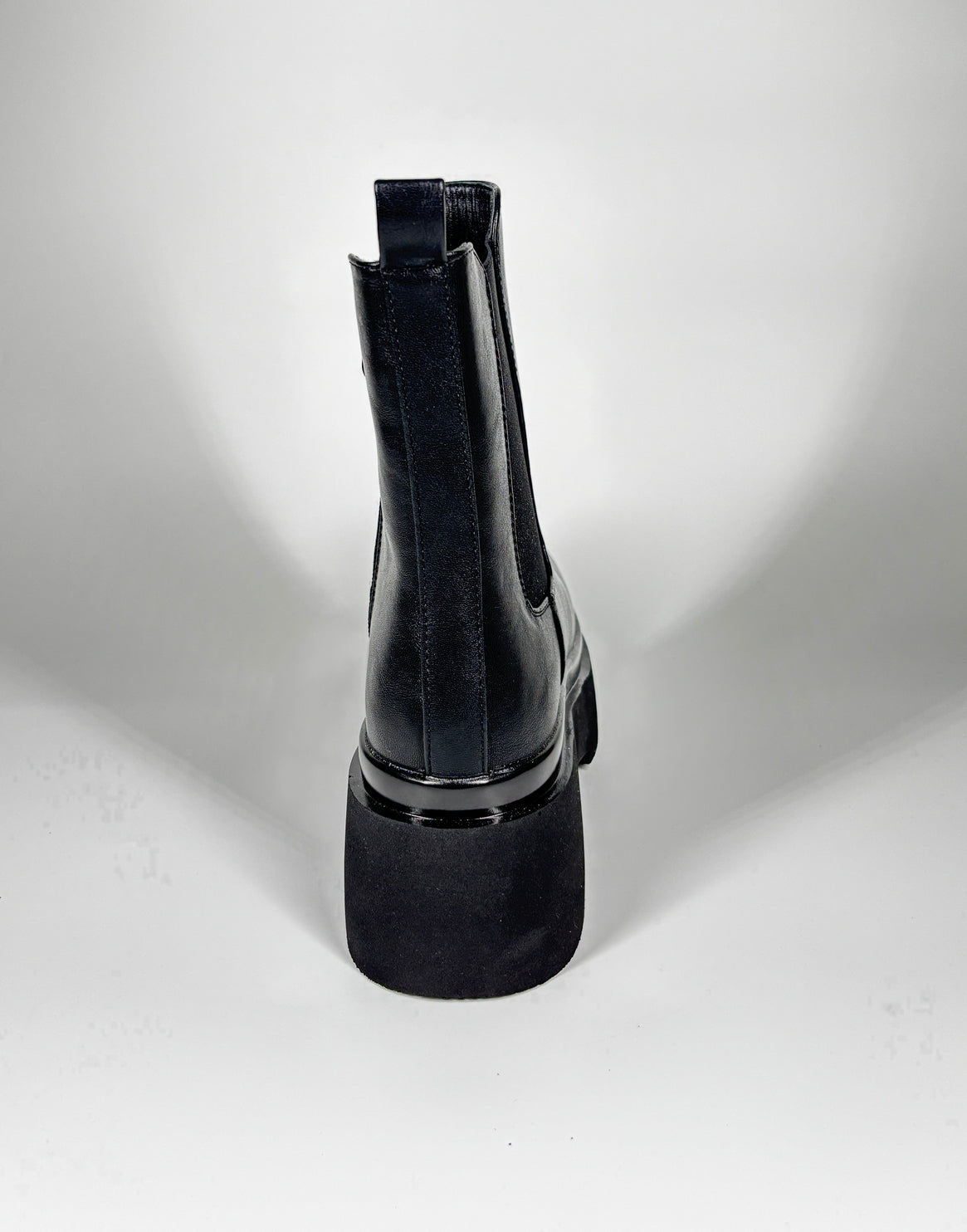 Stivaletto Chelsea in ecopelle con suola platform - nera