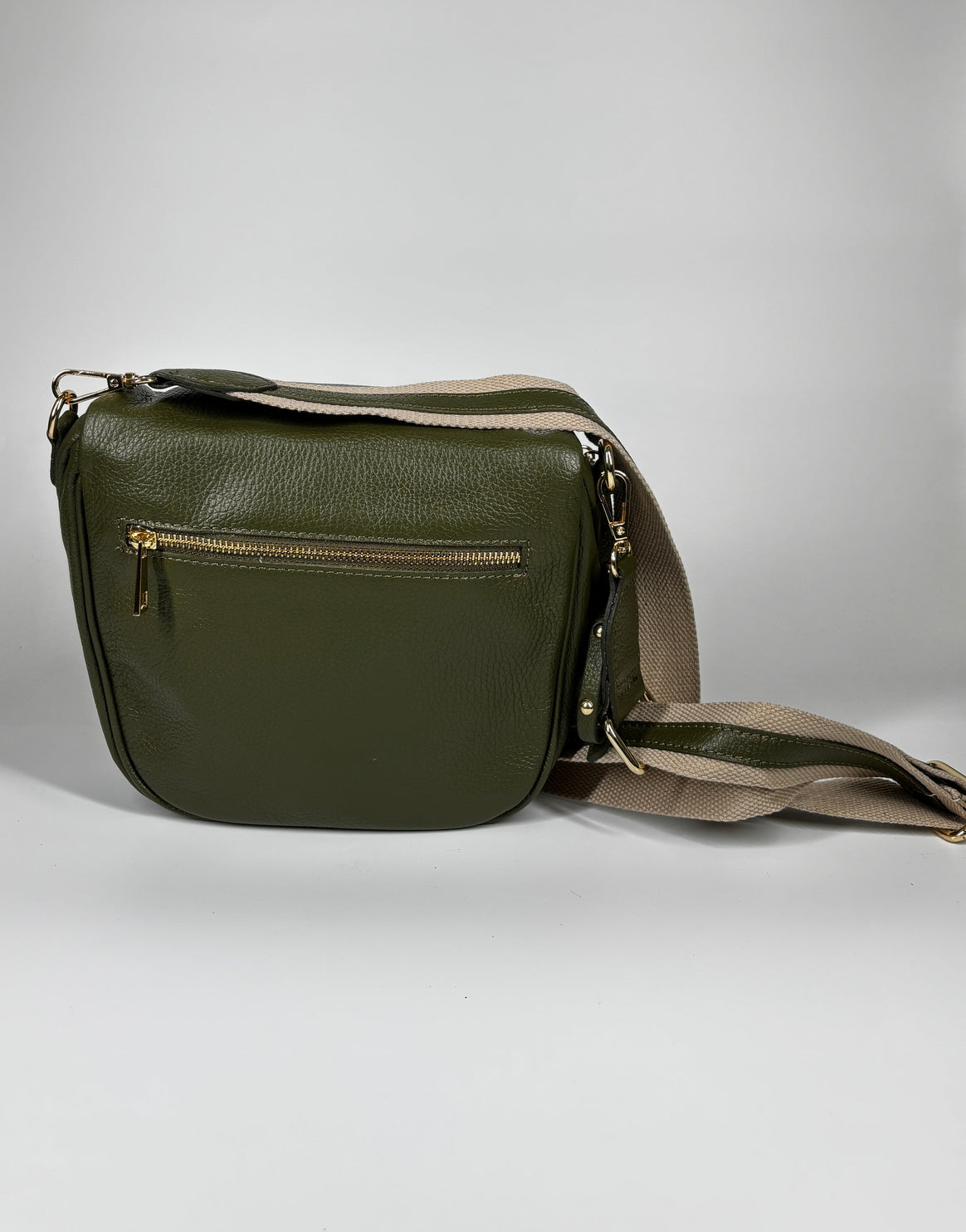 Borsa in vera pelle con borchie dorate modello marsupio - verde