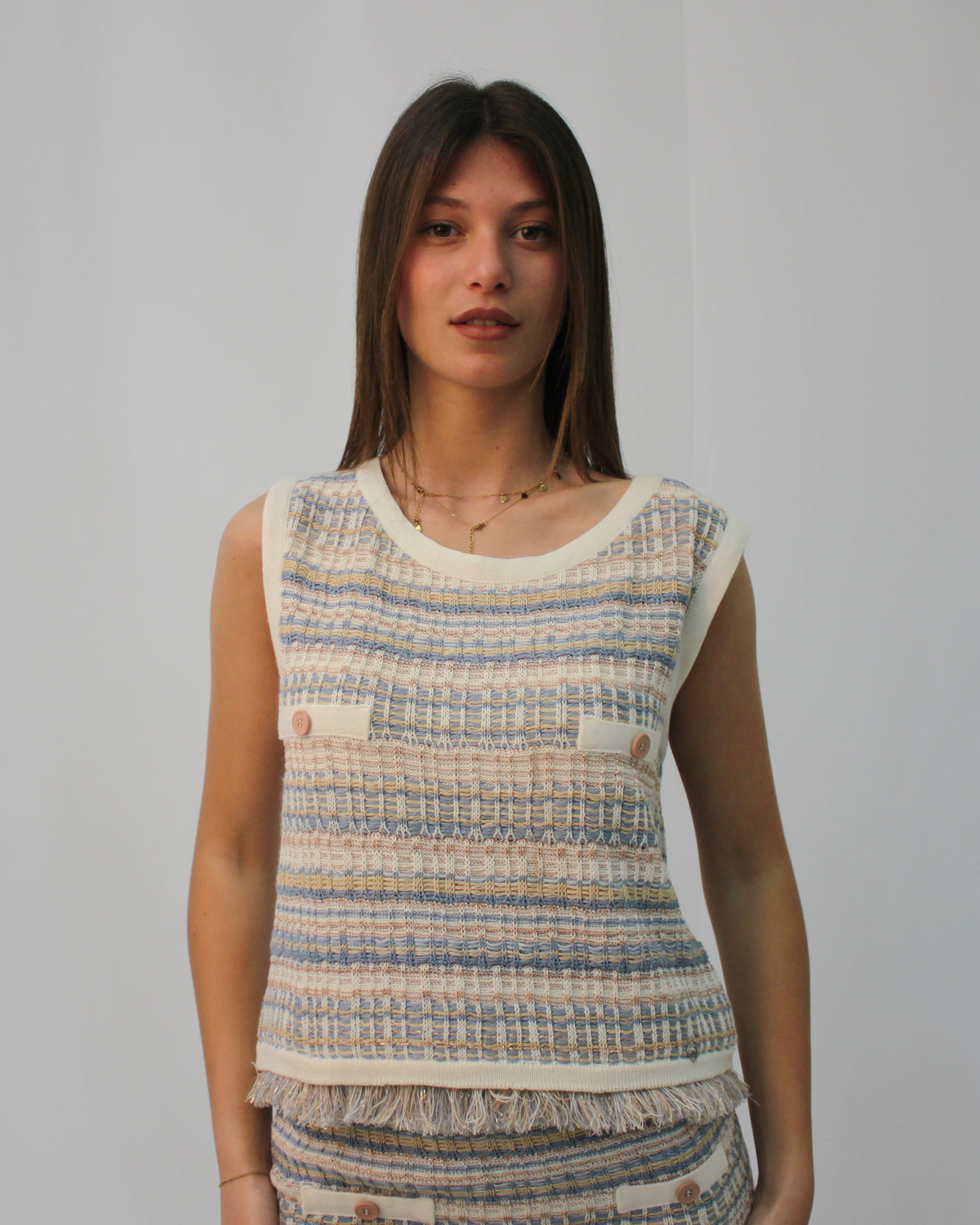 Top Please in Maglia Tricot con Frange e Bottoni Gioiello
