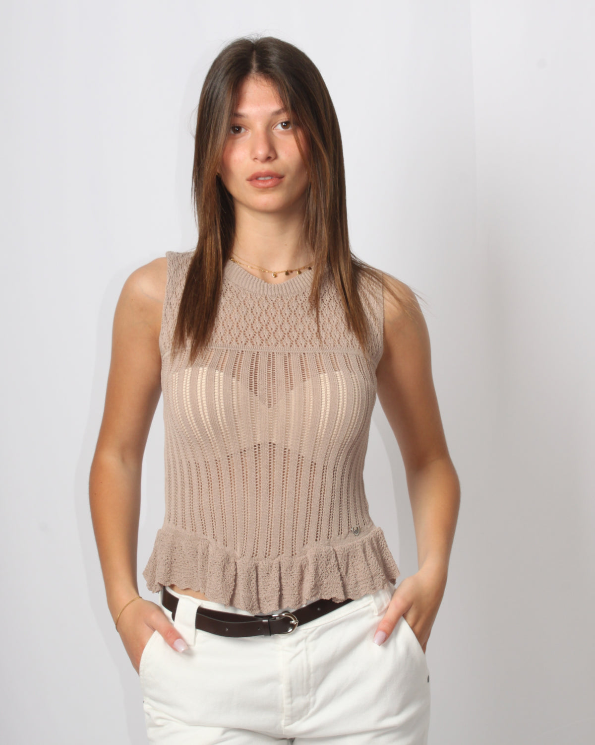 Top Please in Maglia Traforata con Volant - Beige