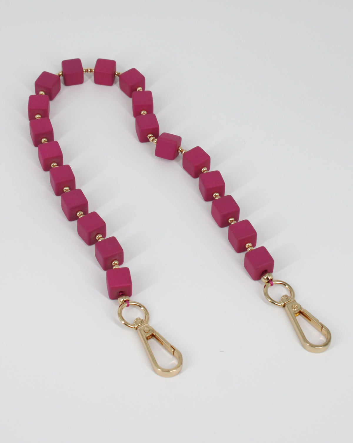 Tracolla a Catena con Cubetti  Matt fucsia e Dettagli Gold