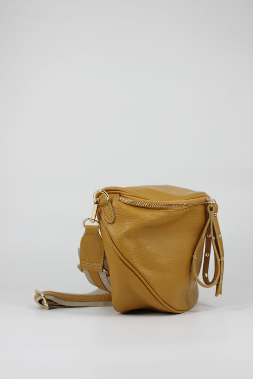 Borsa in vera pelle con borchie dorate modello marsupio - Senape