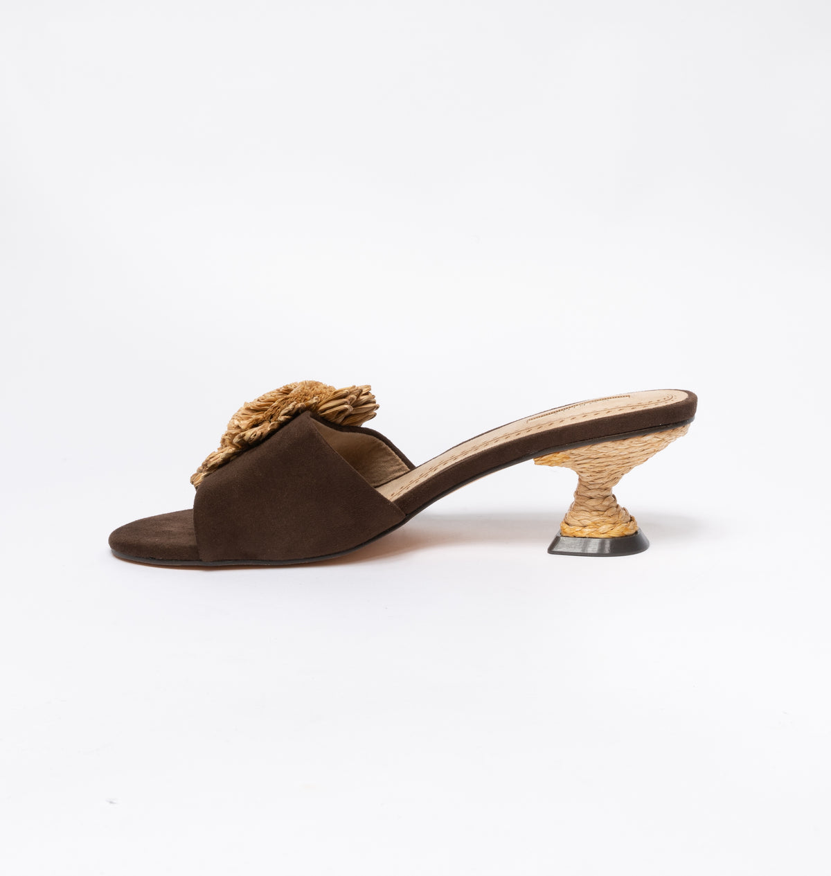 Sandalo scamosciato con fiore girasole di rafia intrecciato- Marrone