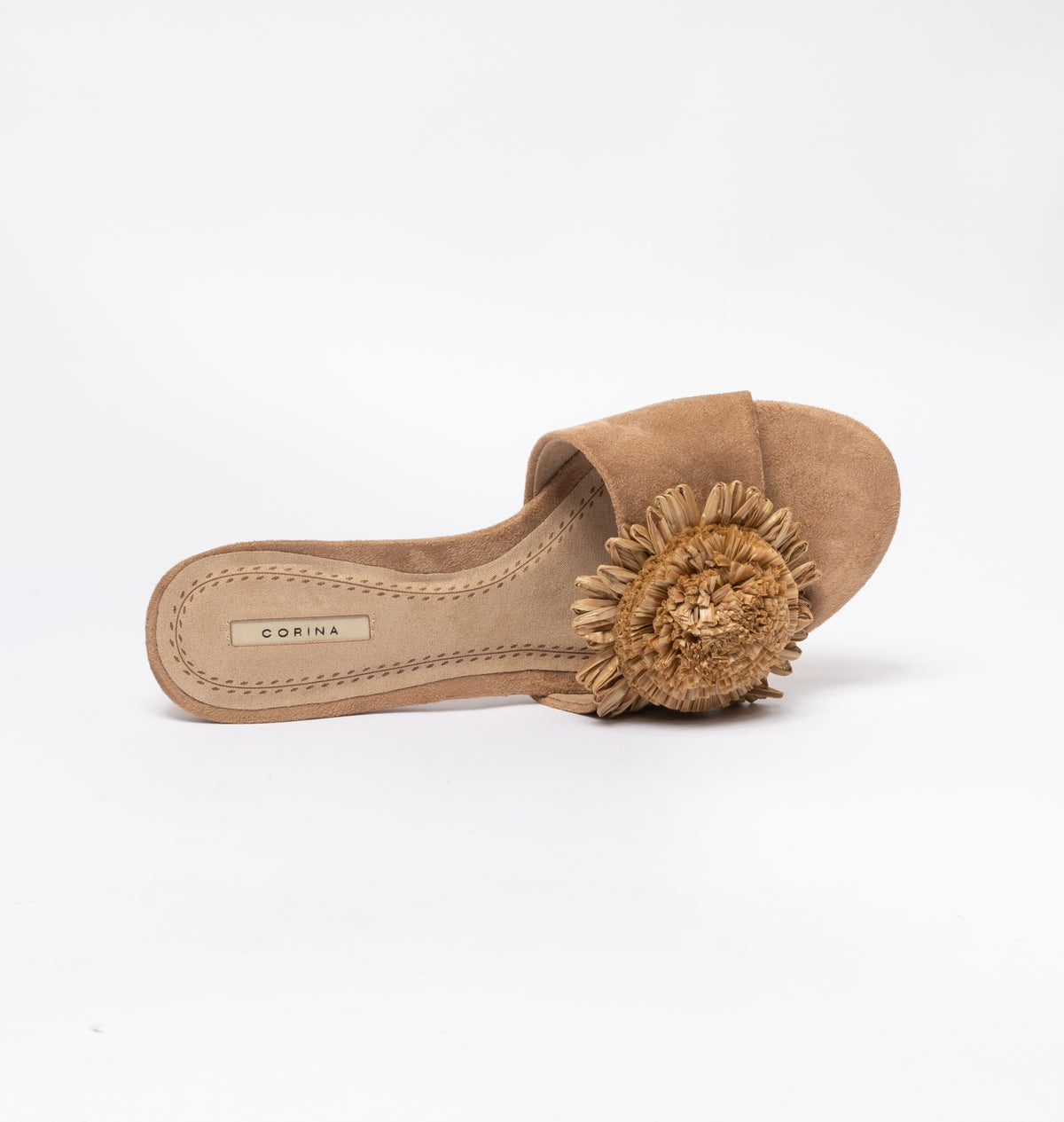 Sandalo scamosciato con fiore girasole di rafia intrecciato- Cammello