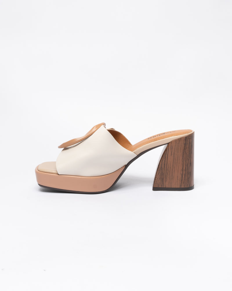 Sandalo in ecopelle con fascia larga - Beige